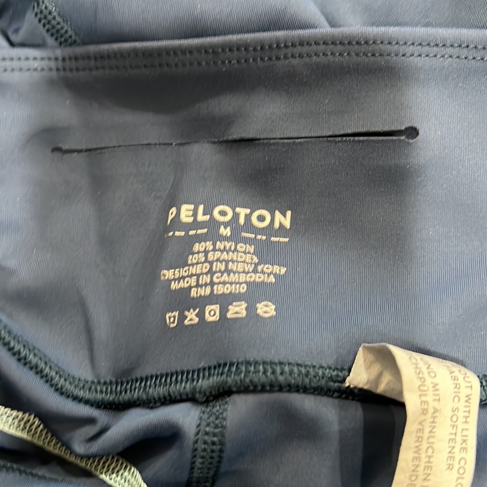 Peloton Move Seamed leggings, size medium - Picture 7 of 8